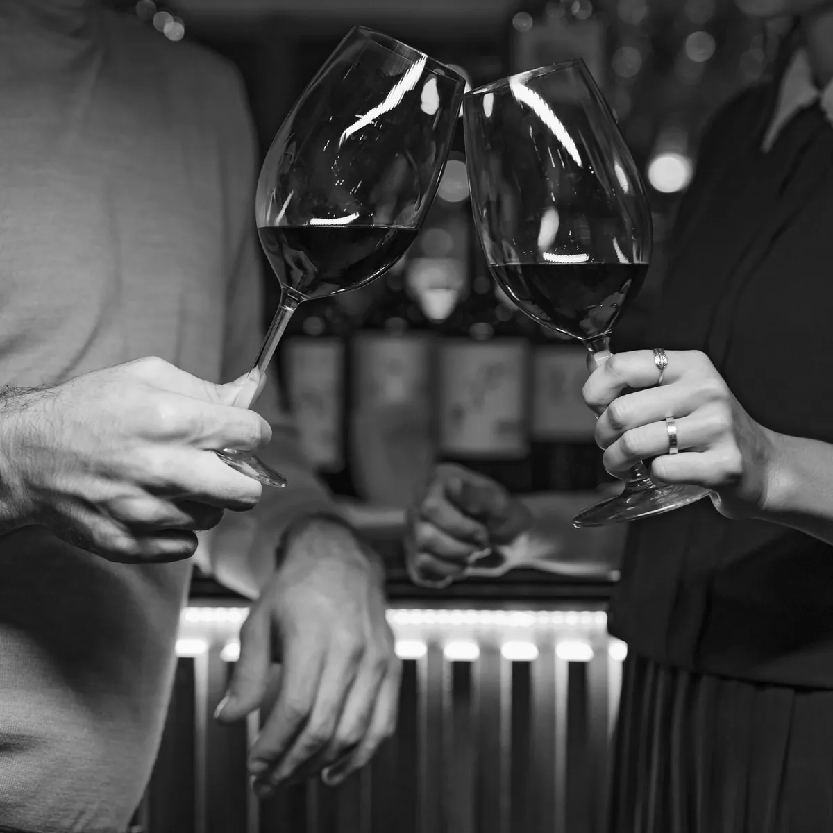 Brinde com vinhos brasileiros